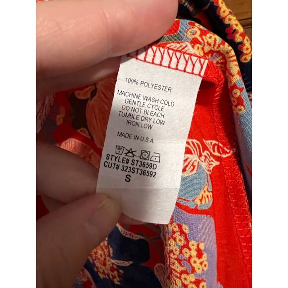 Hailey & Co Women's Floral Print Ruffle Neck Blouse Sleeveless Red Multi Size S - Picture 7 of 10